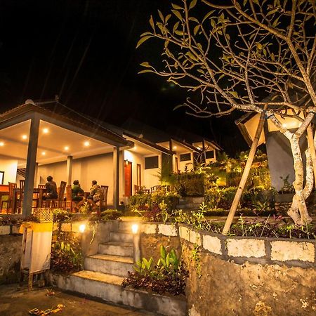 Singgahan Bungalow By Ecommerceloka Toyapakeh Екстер'єр фото