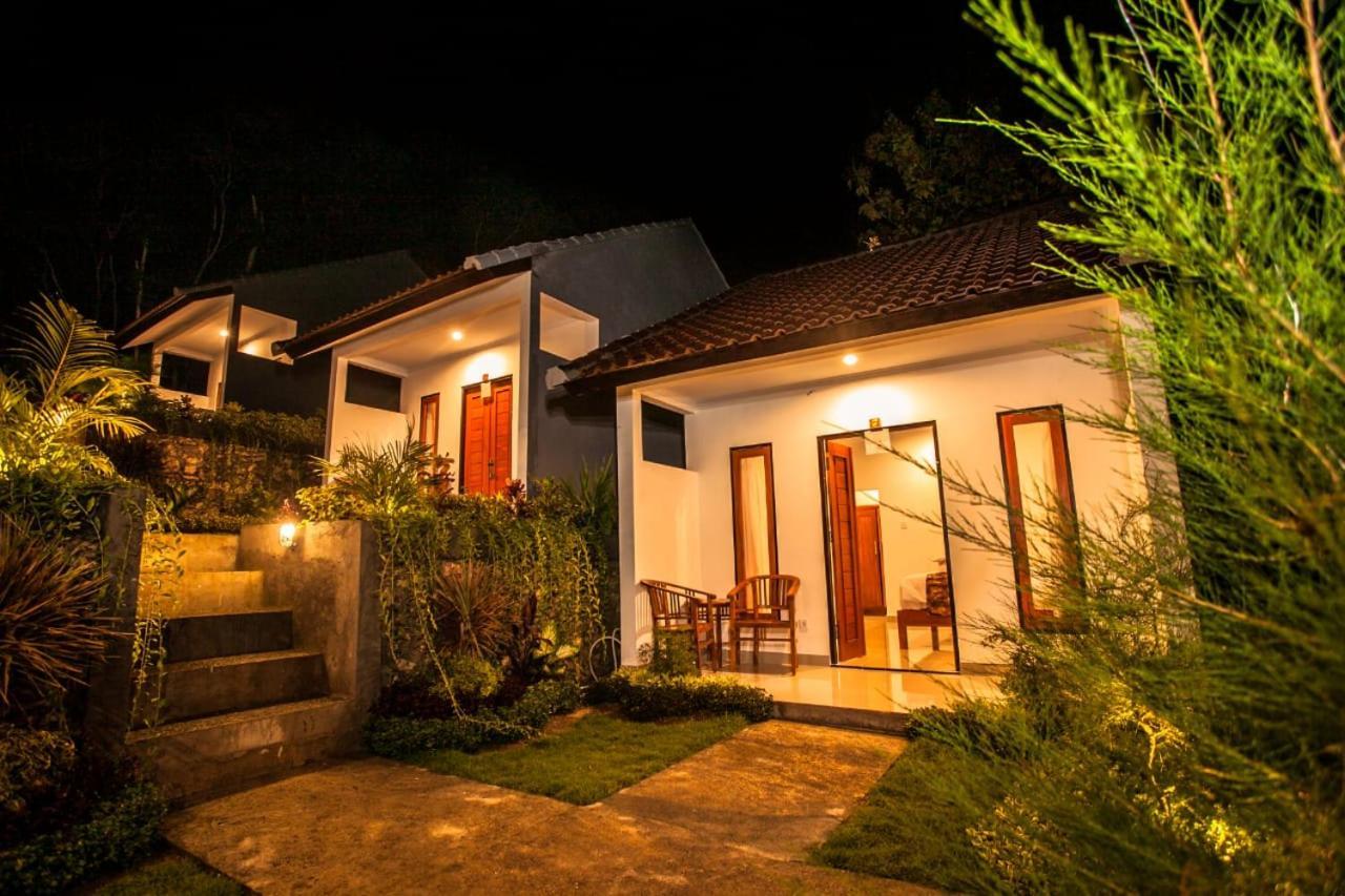 Singgahan Bungalow By Ecommerceloka Toyapakeh Екстер'єр фото