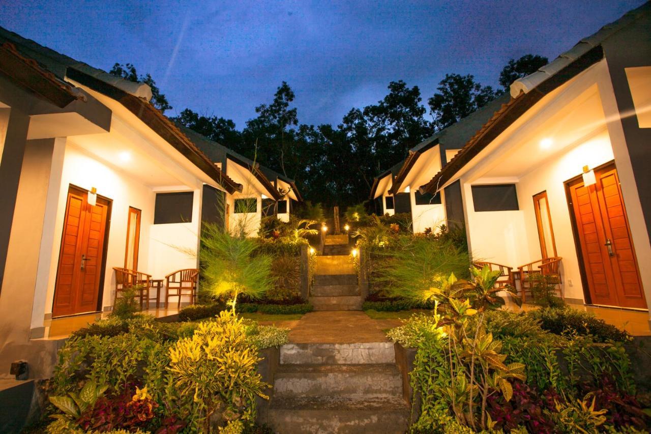 Singgahan Bungalow By Ecommerceloka Toyapakeh Екстер'єр фото